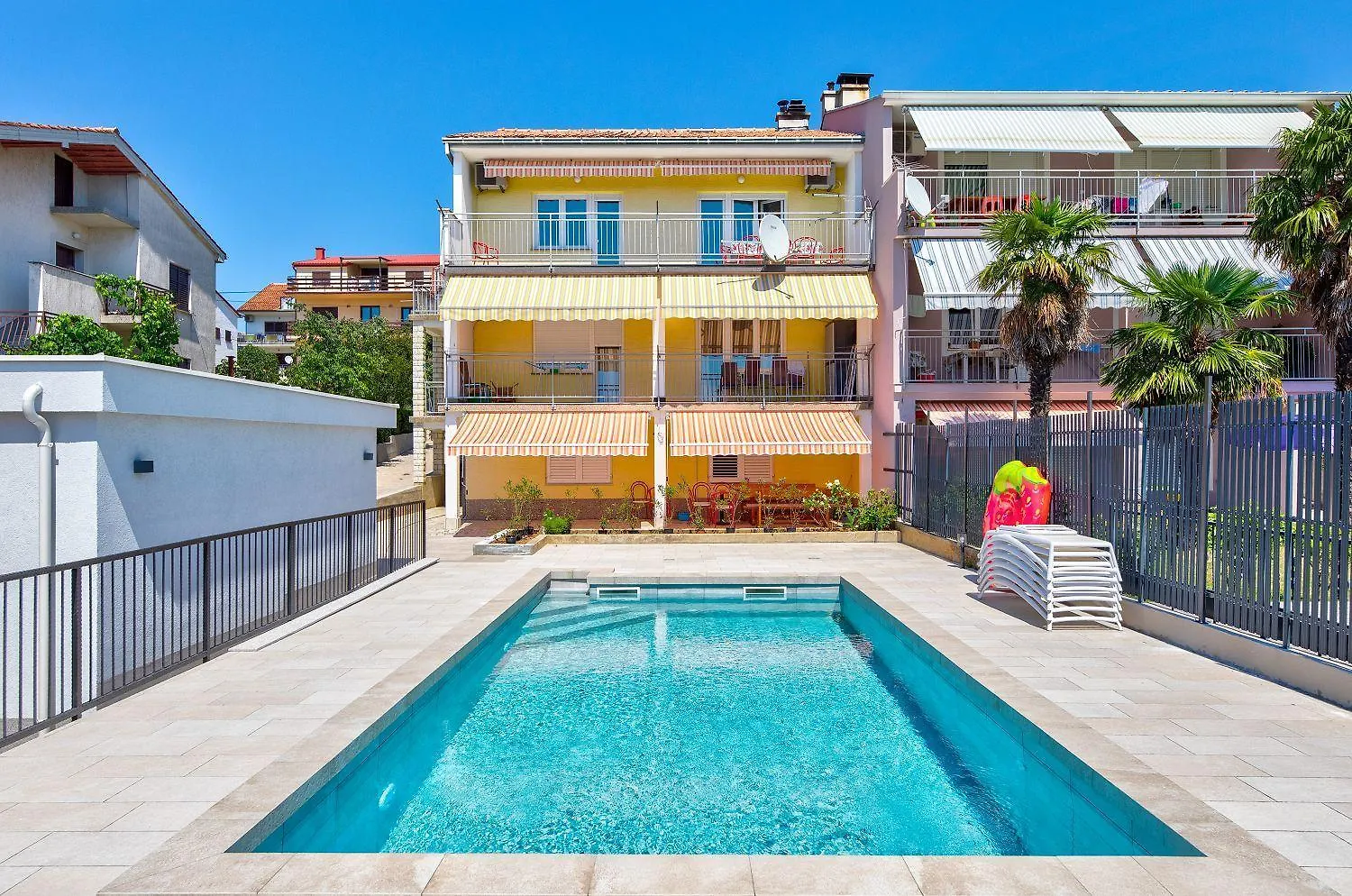 Malerisches Apartment Nur 700 Meter Zum Sandstrand Mit Herrlichem Meerblick, Pool, Grill Crikvenica