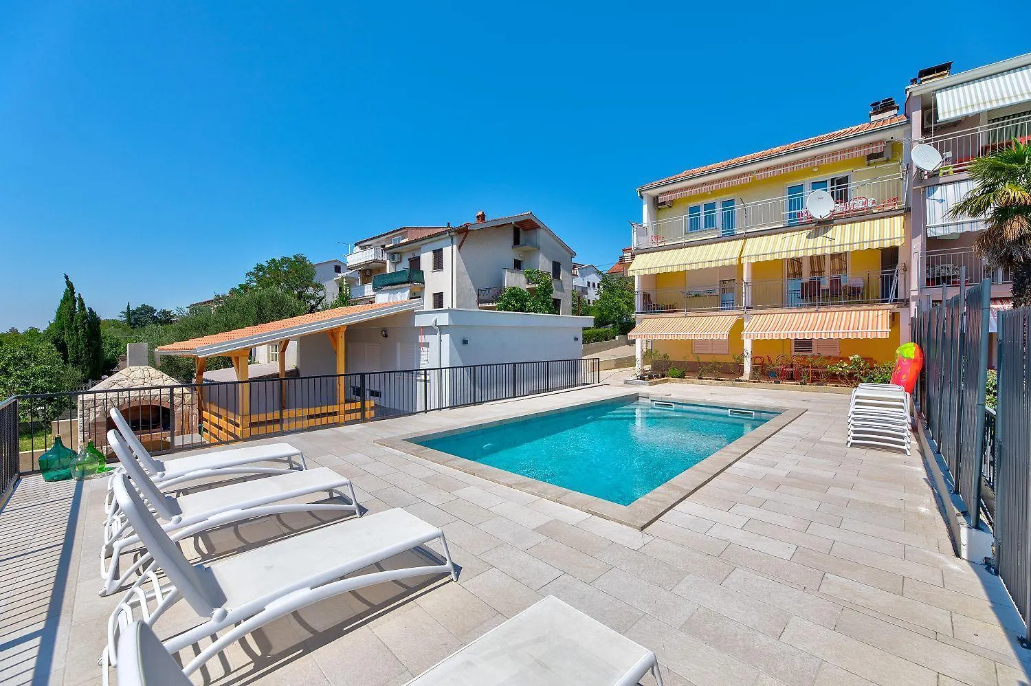 Malerisches Apartment Nur 700 Meter Zum Sandstrand Mit Herrlichem Meerblick, Pool, Grill Crikvenica 0*,
