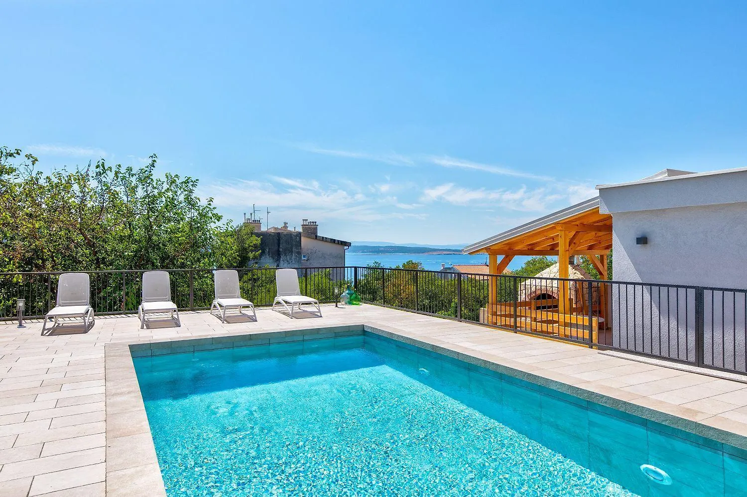 Malerisches Apartment Nur 700 Meter Zum Sandstrand Mit Herrlichem Meerblick, Pool, Grill Crikvenica