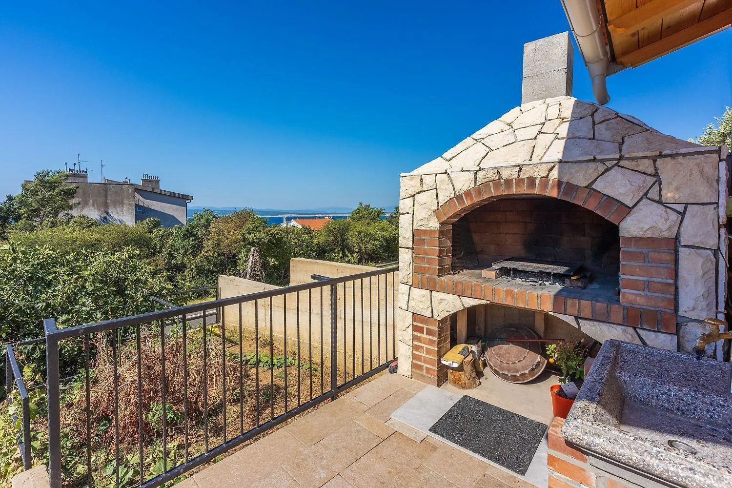 Malerisches Apartment Nur 700 Meter Zum Sandstrand Mit Herrlichem Meerblick, Pool, Grill Crikvenica