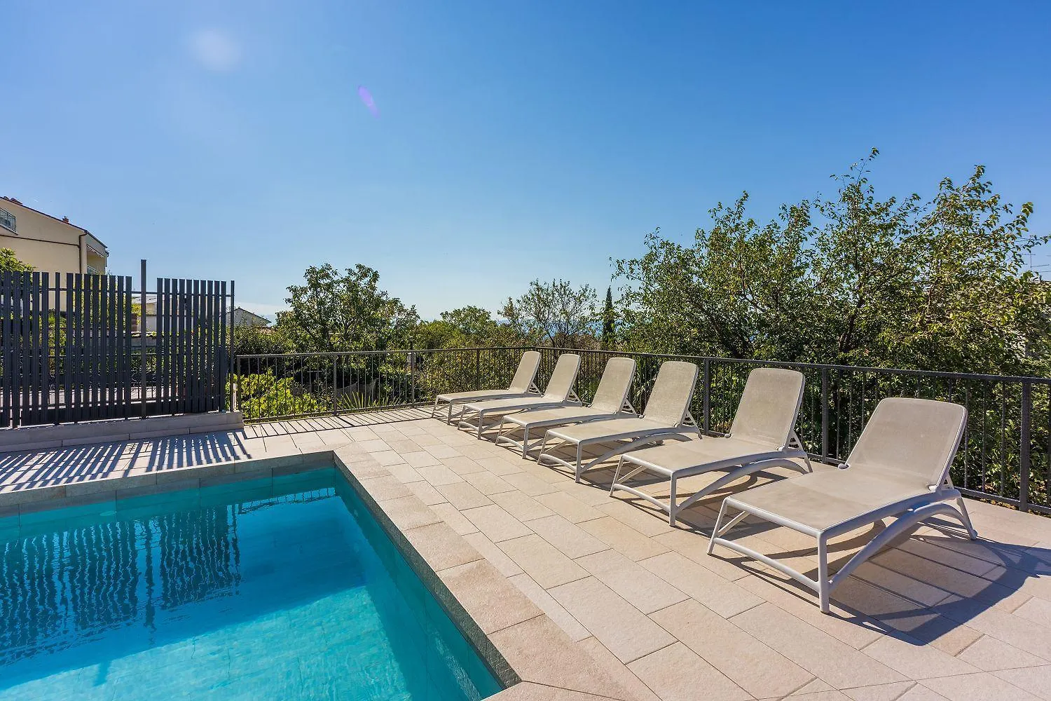 Malerisches Apartment Nur 700 Meter Zum Sandstrand Mit Herrlichem Meerblick, Pool, Grill Crikvenica